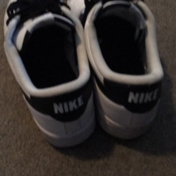 Nike - Picture 2 of 2